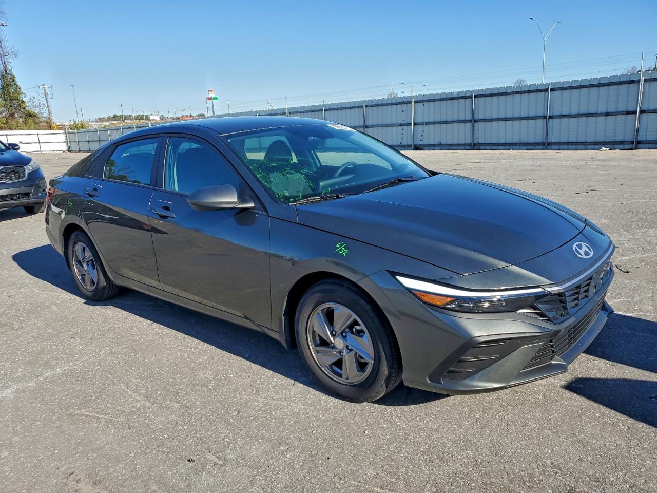 2025 HYUNDAI ELANTRA SE photo 4