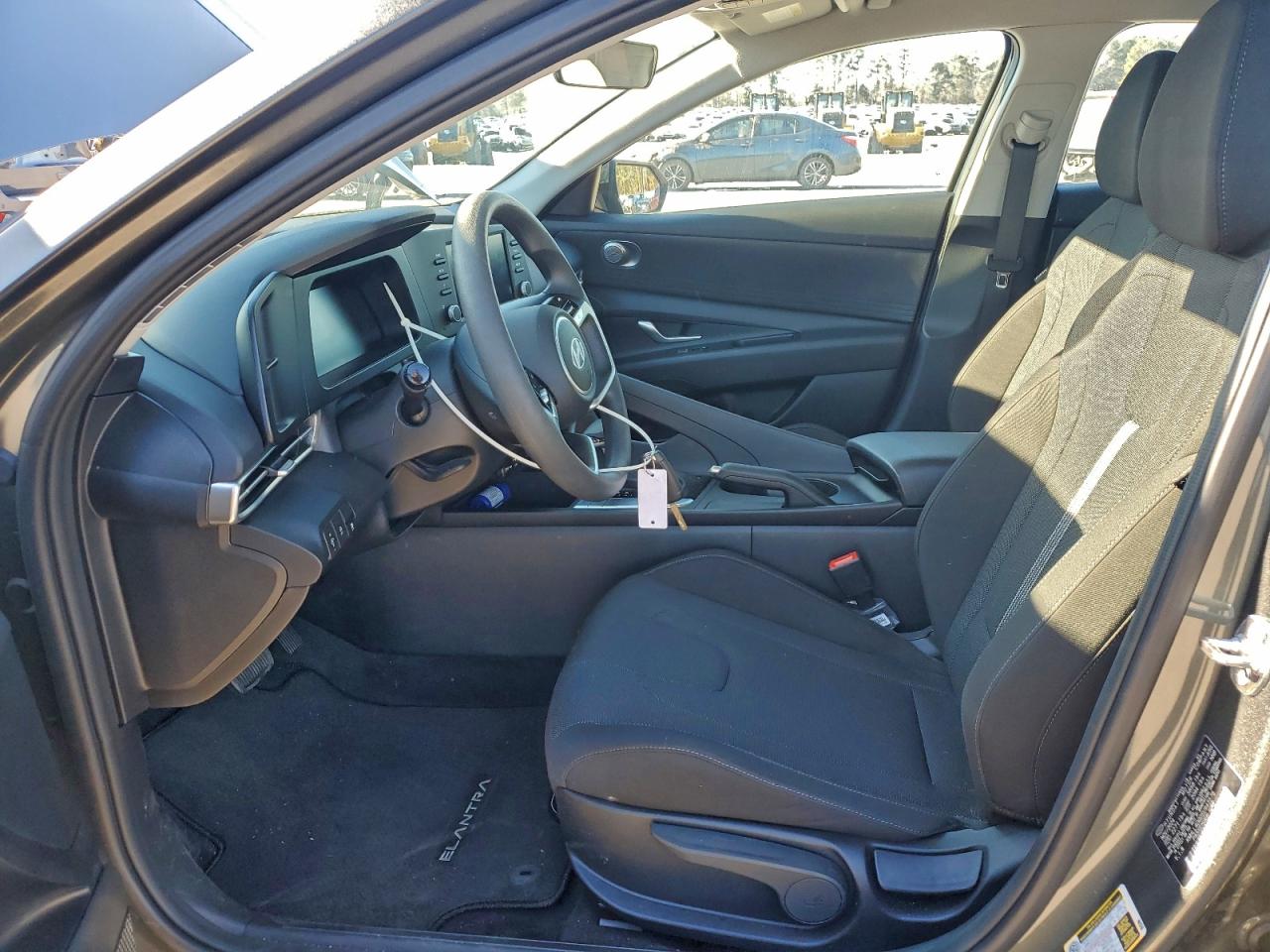 2025 HYUNDAI ELANTRA SE photo 7