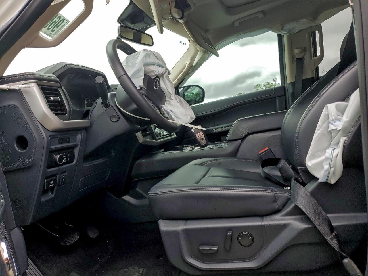 2024 FORD EXPEDITION XLT photo 7
