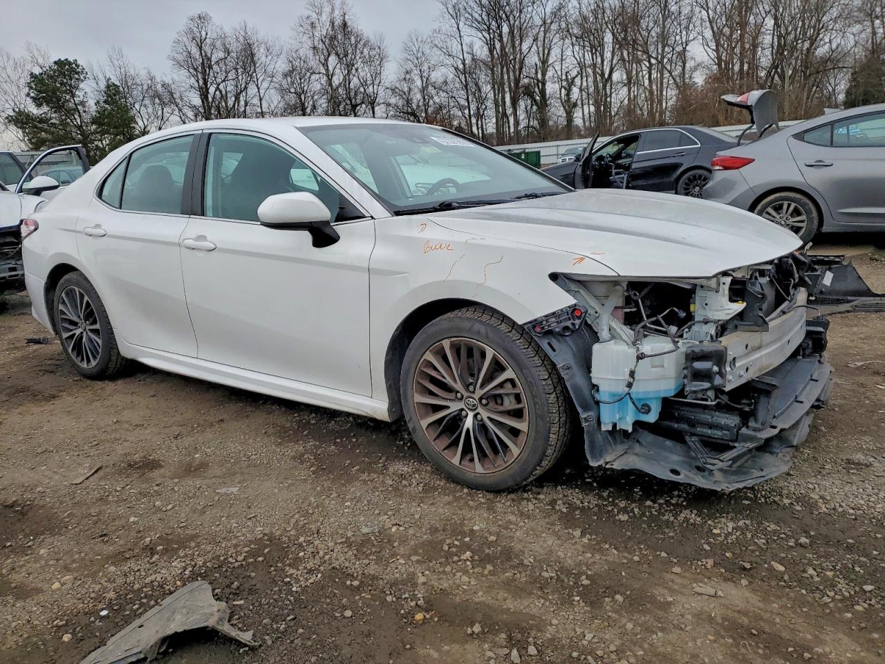 2020 TOYOTA CAMRY SE photo 4