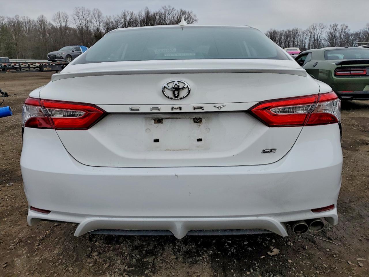 2020 TOYOTA CAMRY SE photo 6