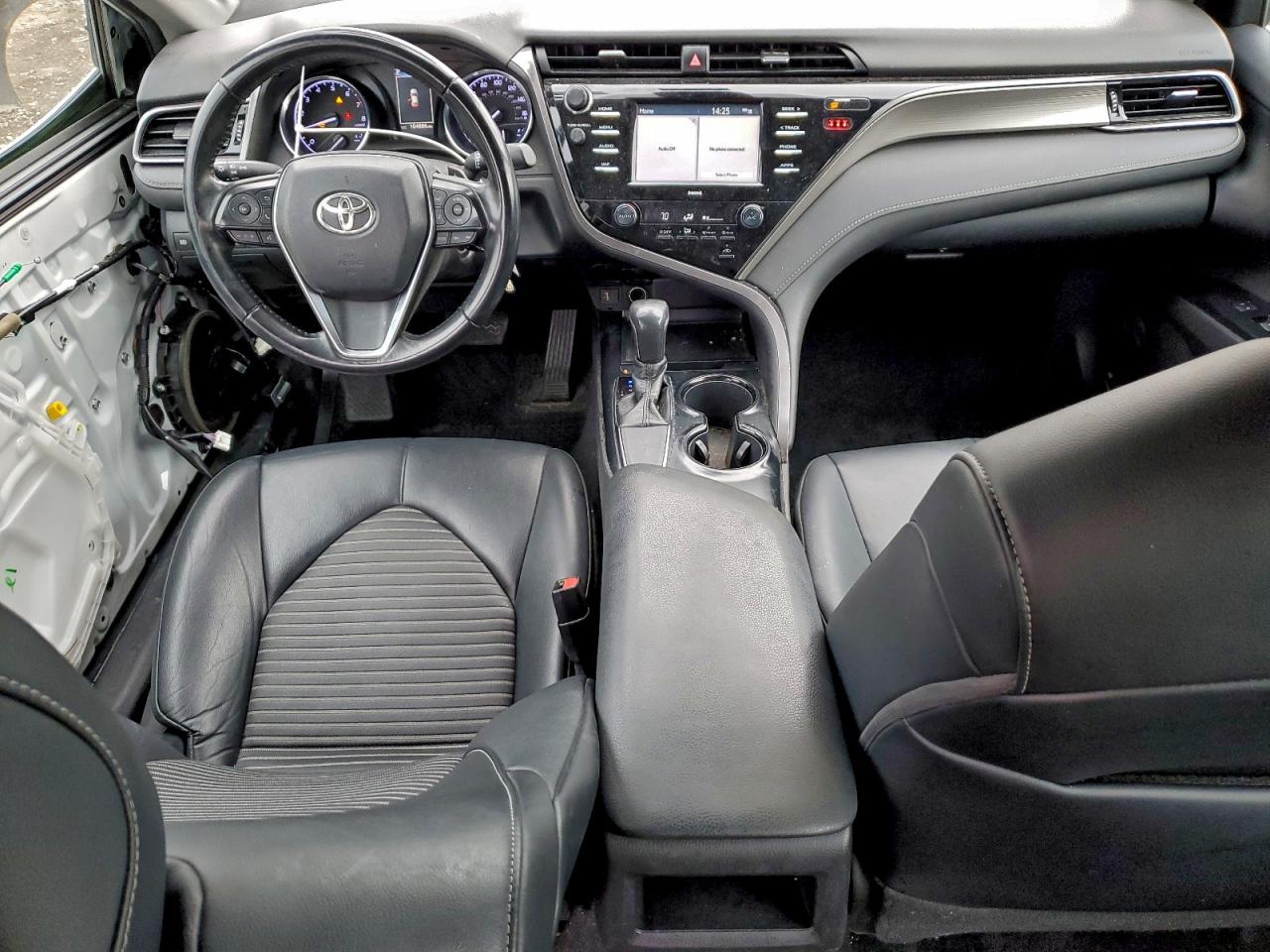 2020 TOYOTA CAMRY SE photo 8