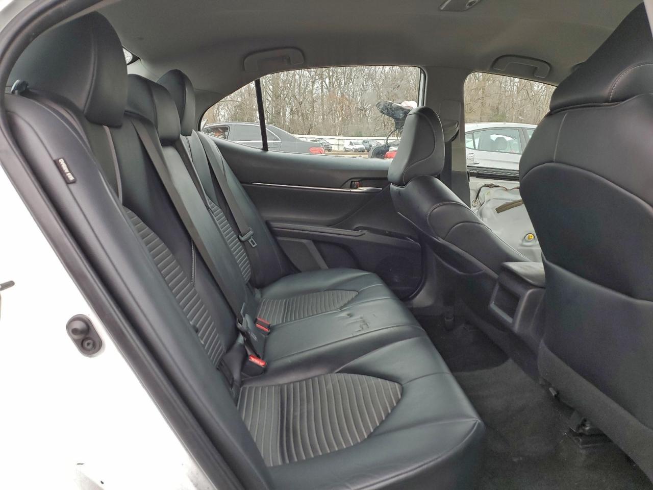 2020 TOYOTA CAMRY SE photo 10