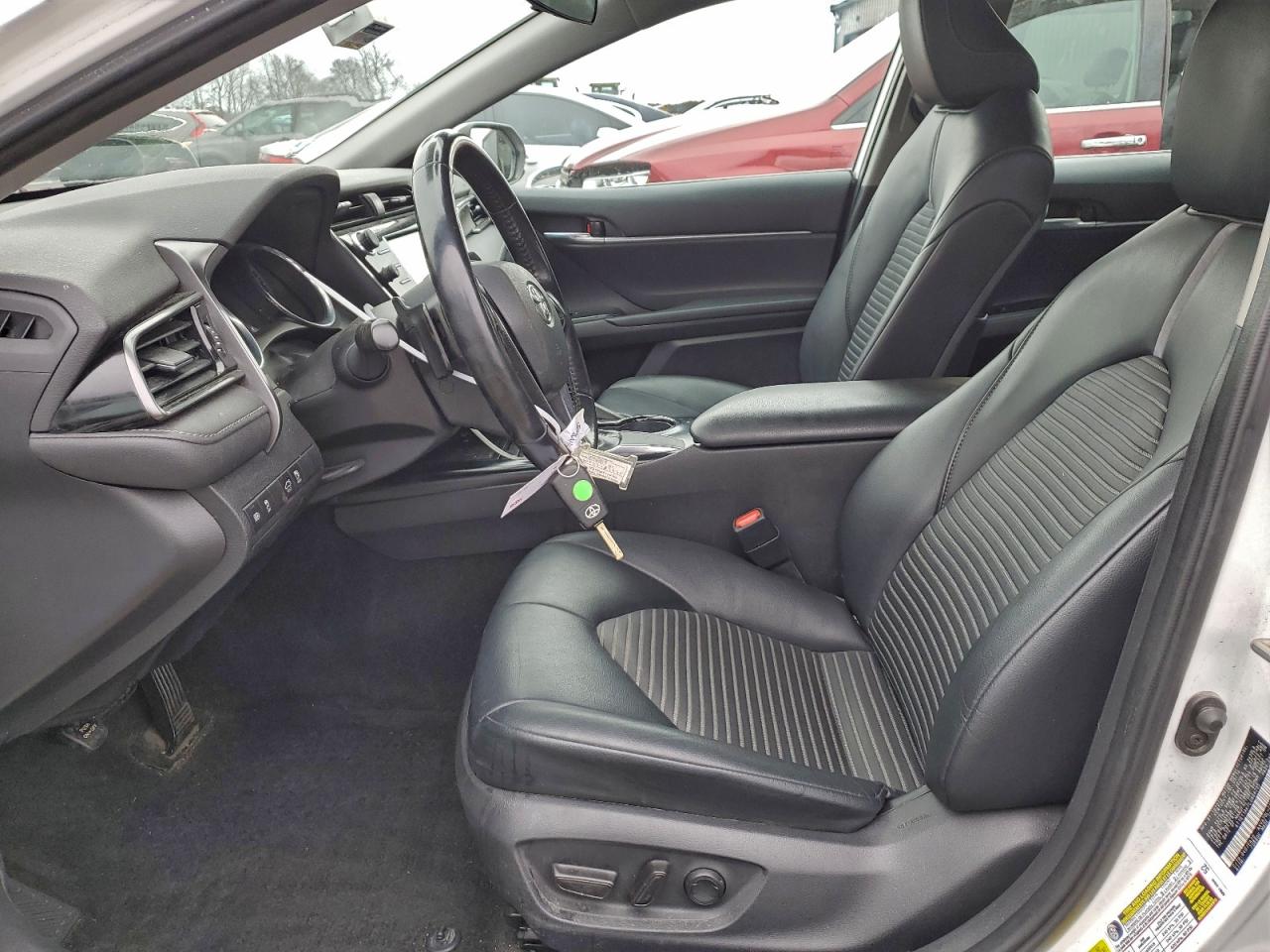 2020 TOYOTA CAMRY SE photo 7
