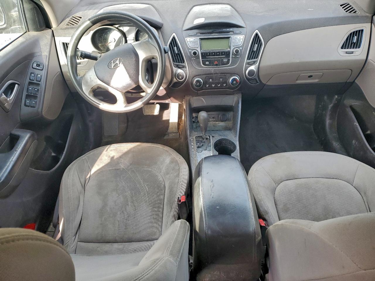 2013 HYUNDAI TUCSON GL photo 8