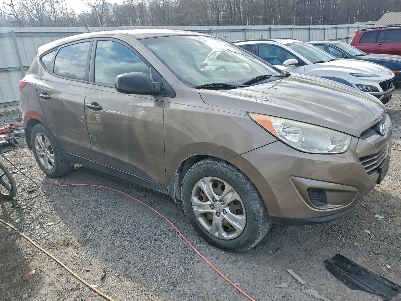 2013 HYUNDAI TUCSON GL photo 4