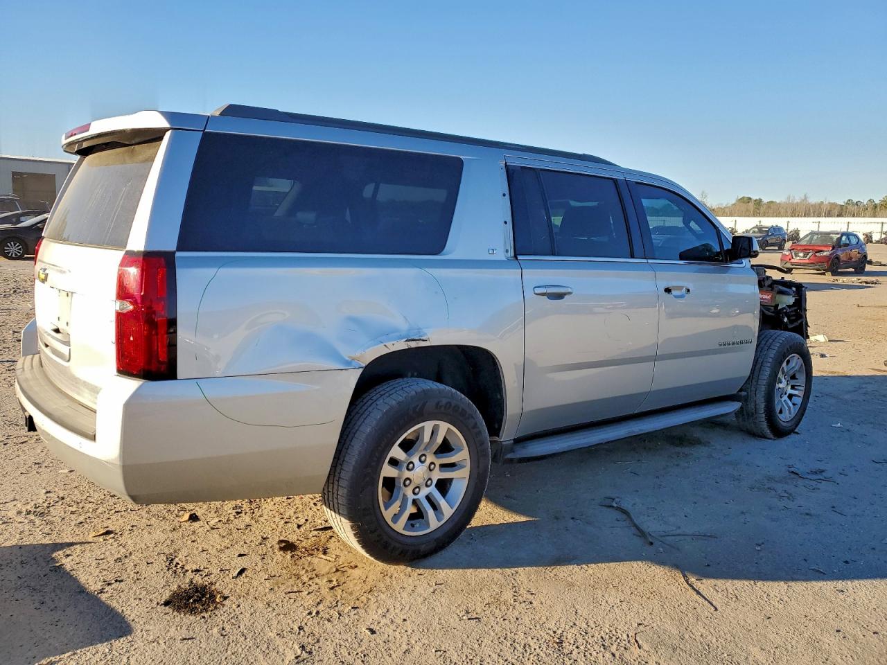 2018 CHEVROLET SUBURBAN C1500 LT photo 3