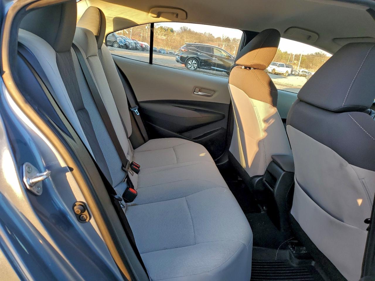 2020 TOYOTA COROLLA LE photo 10