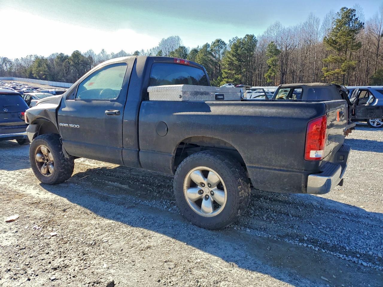 2002 DODGE RAM 1500 photo 2