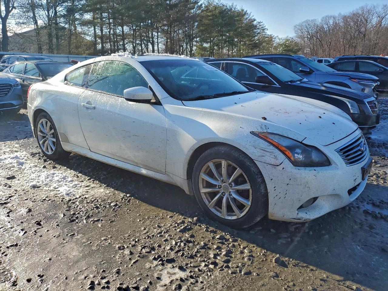 2011 INFINITI G37 photo 4