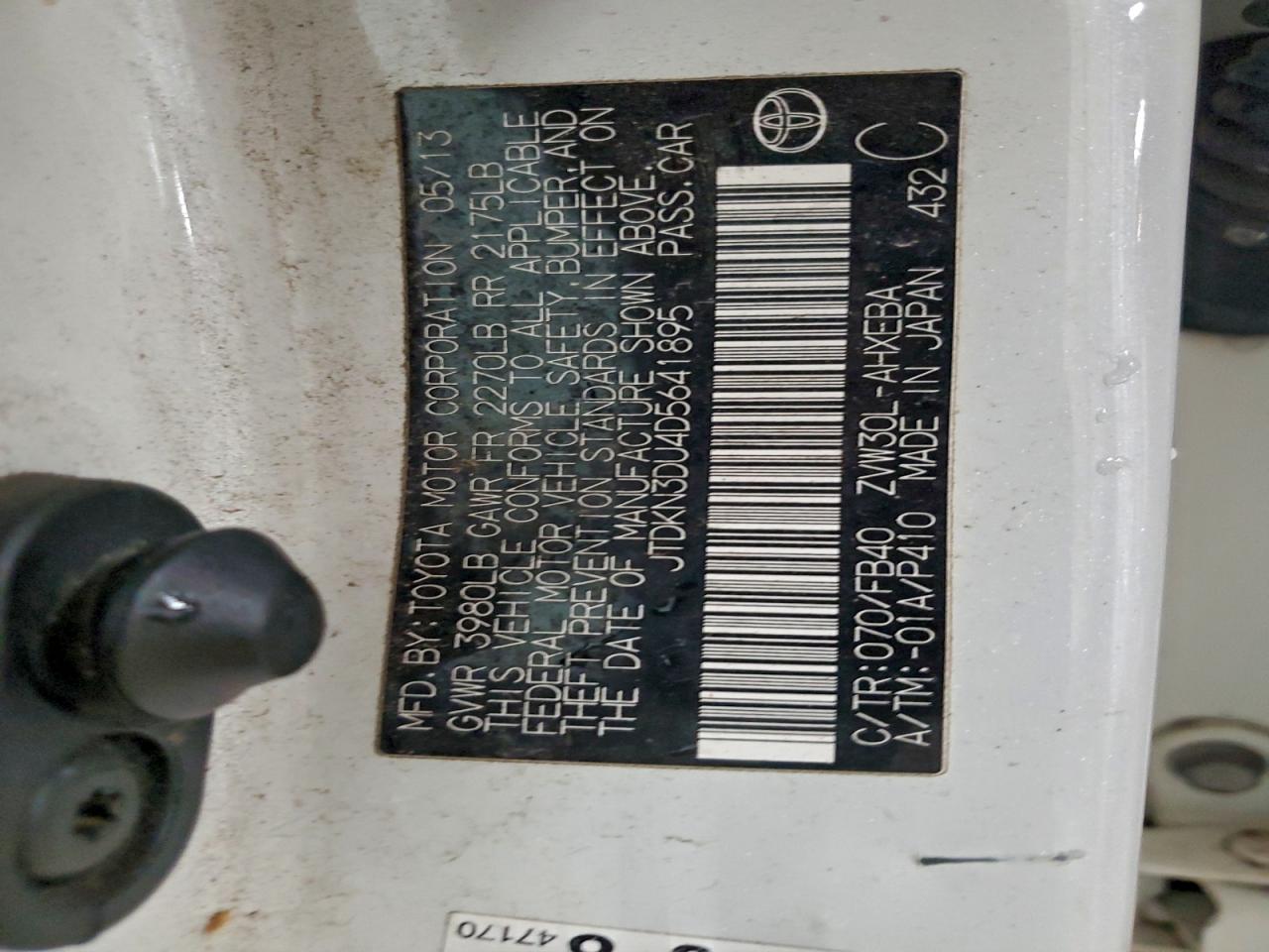 2013 TOYOTA PRIUS photo 12