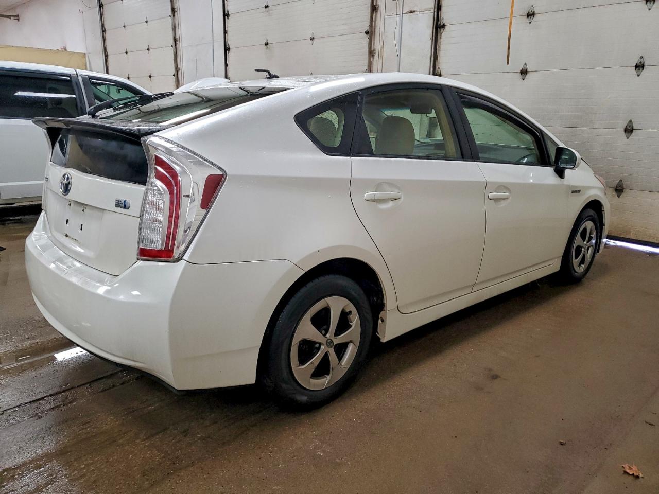 2013 TOYOTA PRIUS photo 3