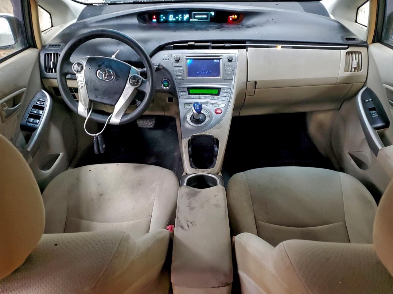 2013 TOYOTA PRIUS photo 8