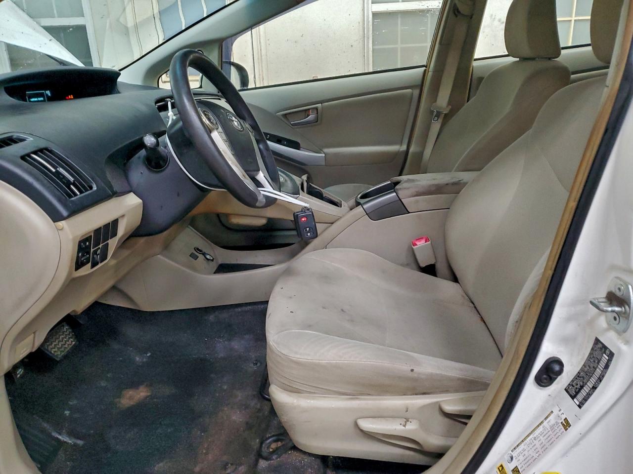 2013 TOYOTA PRIUS photo 7