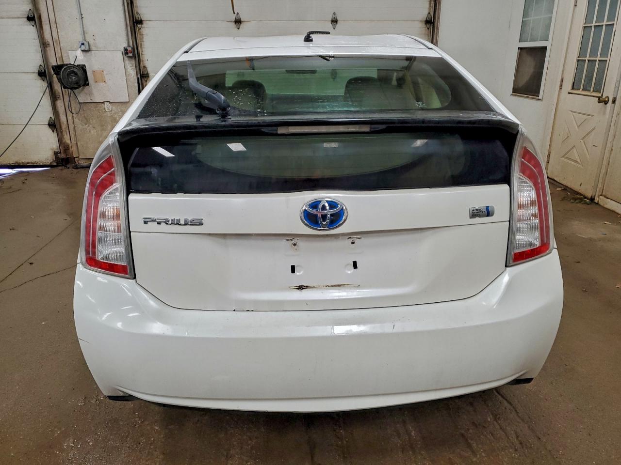 2013 TOYOTA PRIUS photo 6