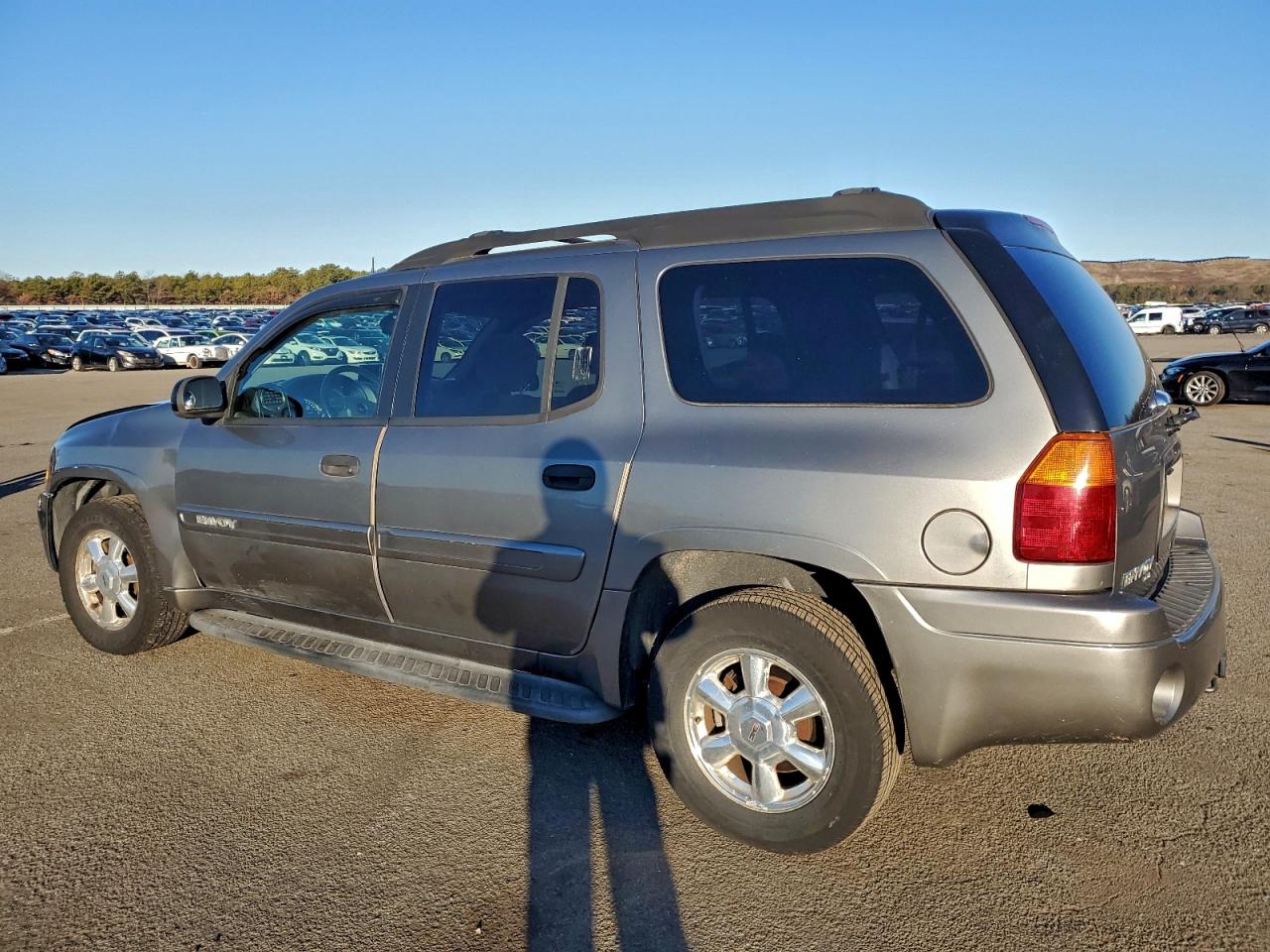 2005 GMC ENVOY XL photo 2
