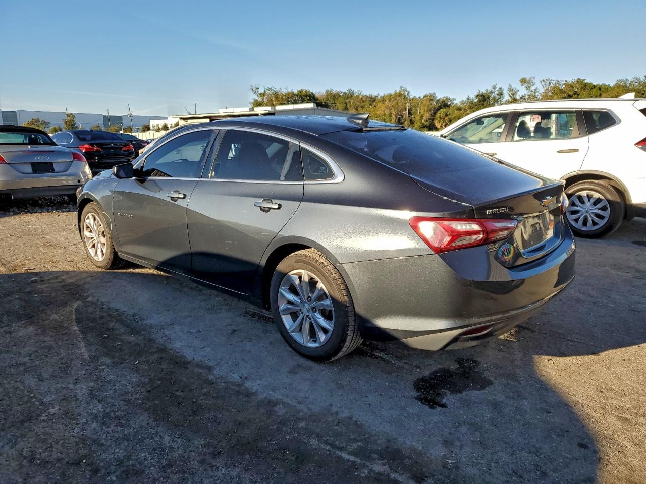 2020 CHEVROLET MALIBU LT photo 2