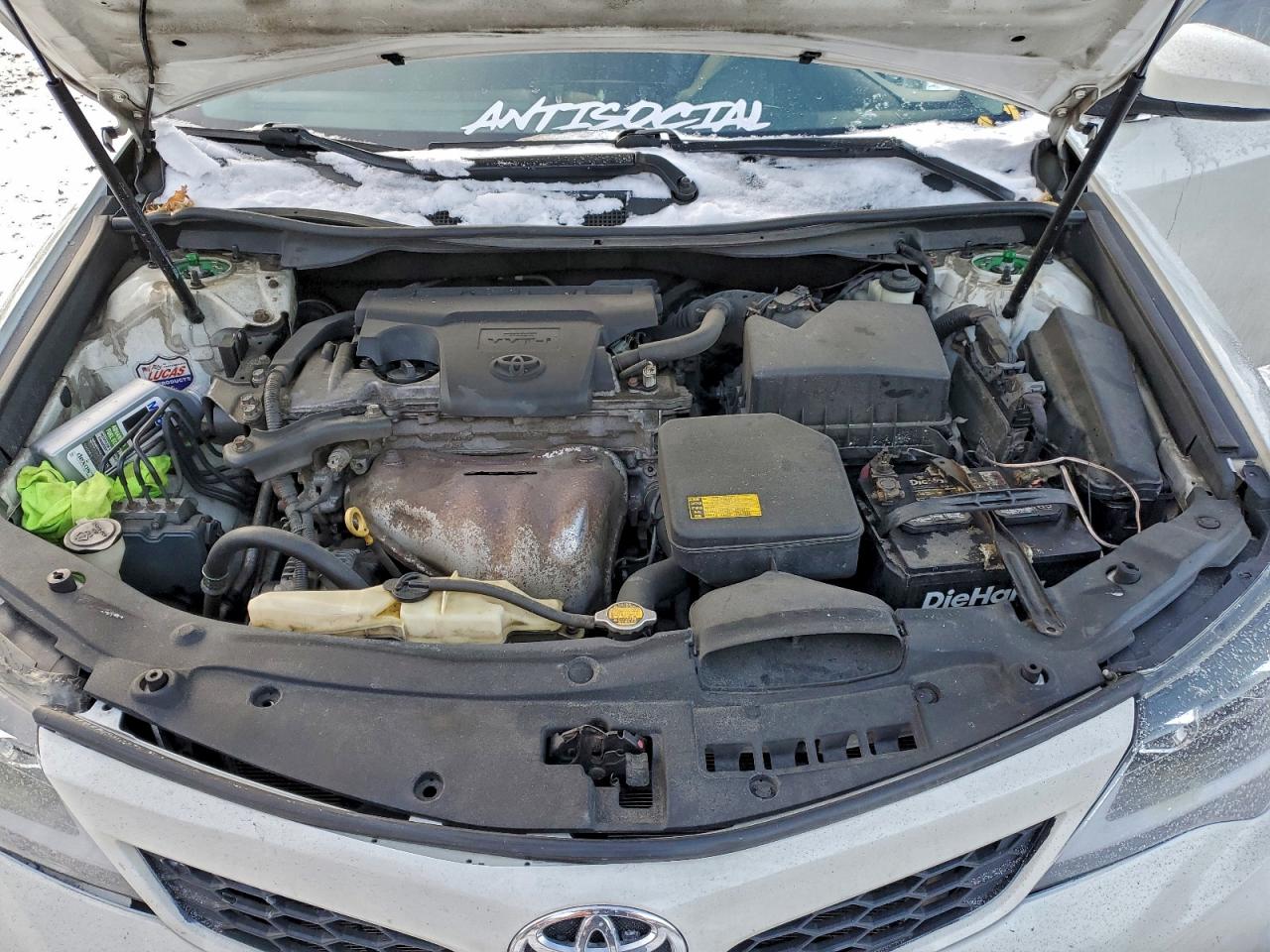 2014 TOYOTA CAMRY L photo 11