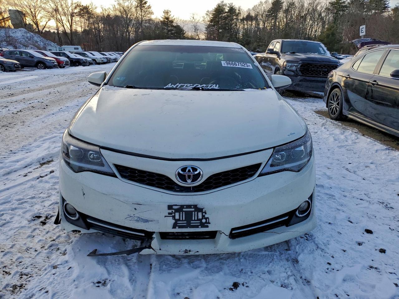 2014 TOYOTA CAMRY L photo 5