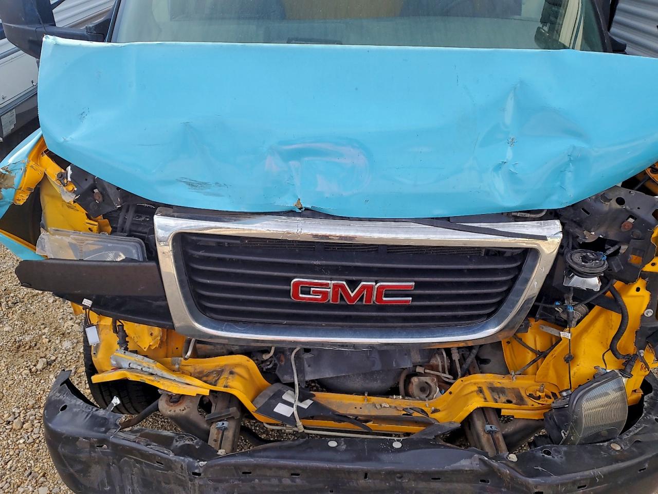2018 GMC SAVANA BOX TRUCK photo 11