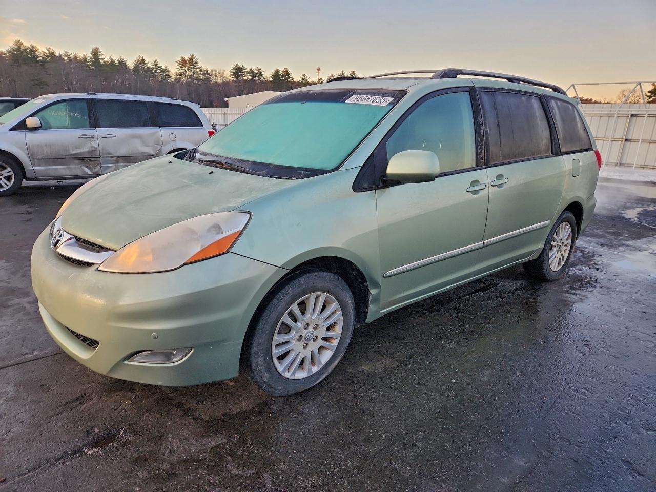 2008 TOYOTA SIENNA