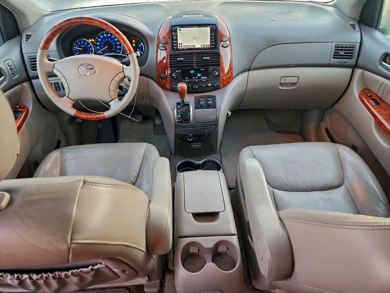 2008 TOYOTA SIENNA XLE photo 8