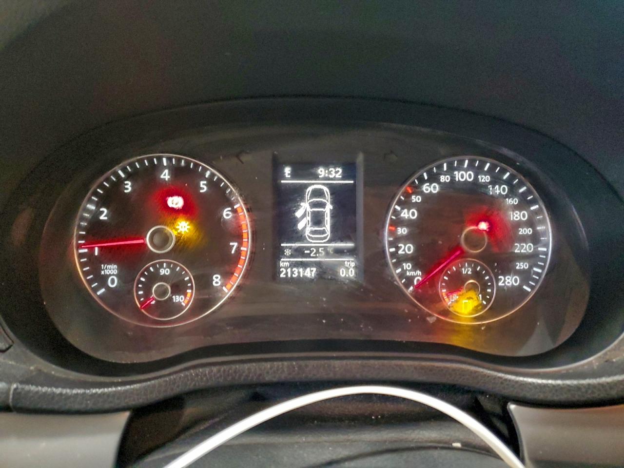 2012 VOLKSWAGEN PASSAT S photo 9