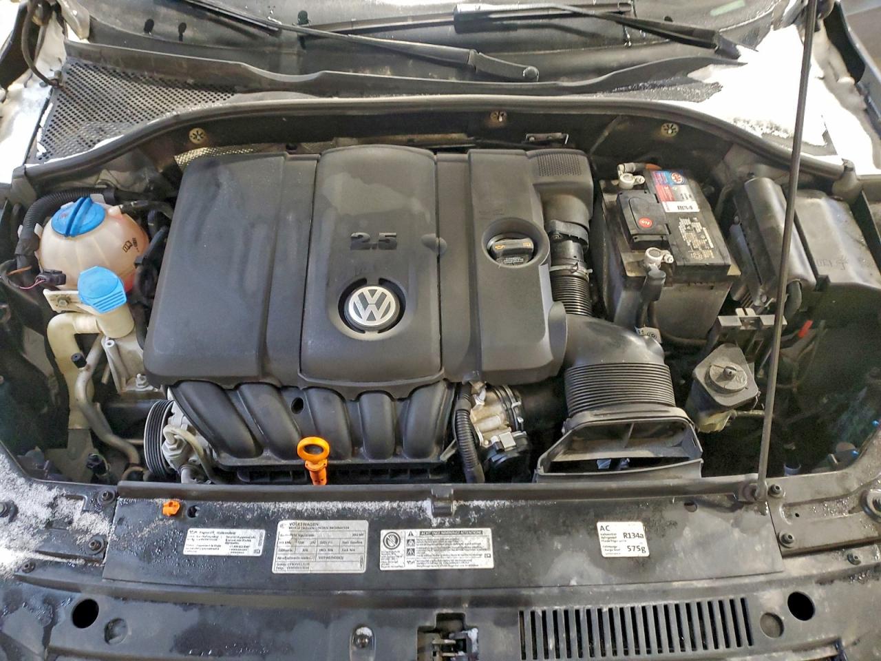 2012 VOLKSWAGEN PASSAT S photo 11