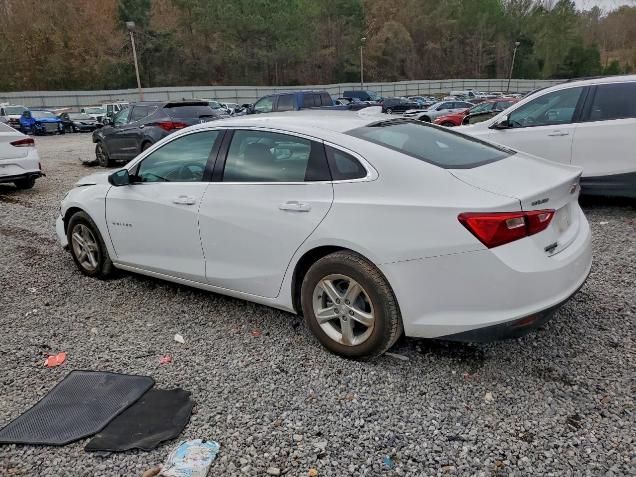 2023 CHEVROLET MALIBU LT photo 2