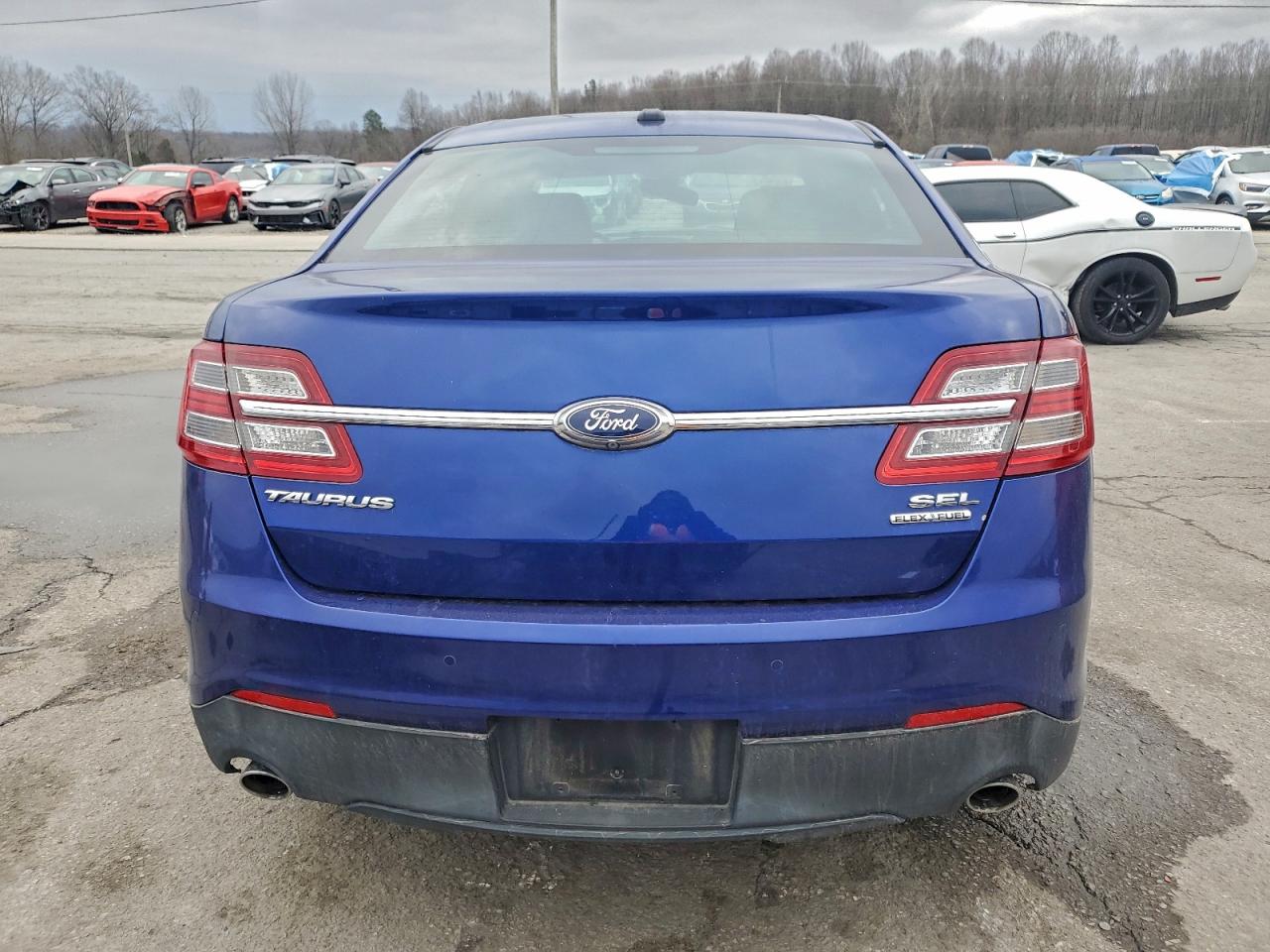 2015 FORD TAURUS SEL photo 6