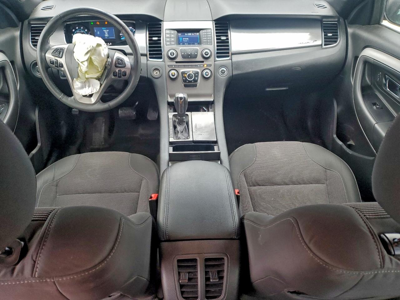 2015 FORD TAURUS SEL photo 8