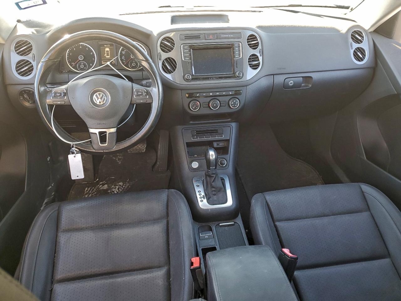 2016 VOLKSWAGEN TIGUAN S photo 8