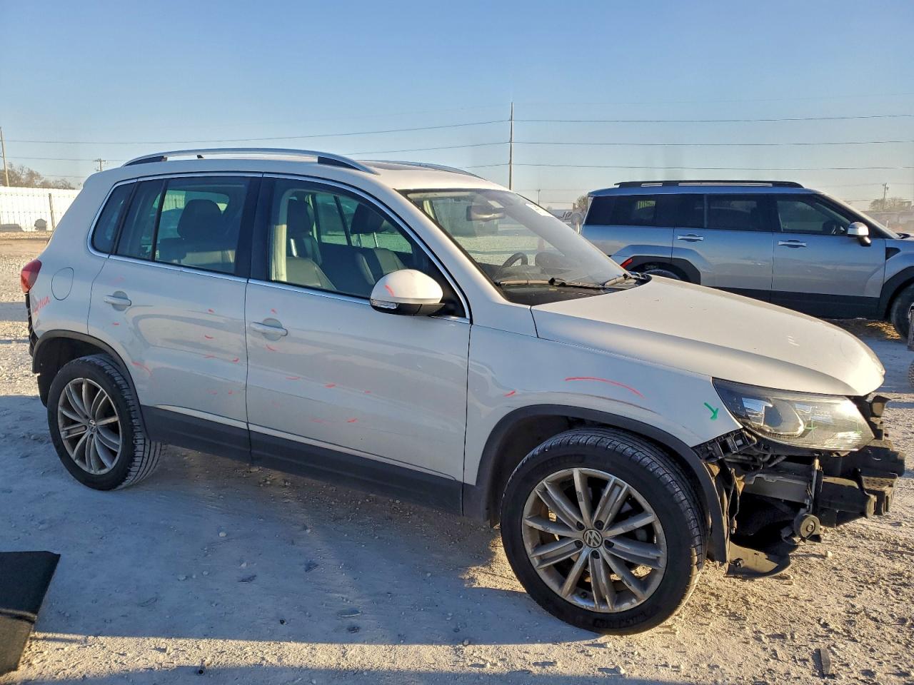 2016 VOLKSWAGEN TIGUAN S photo 4