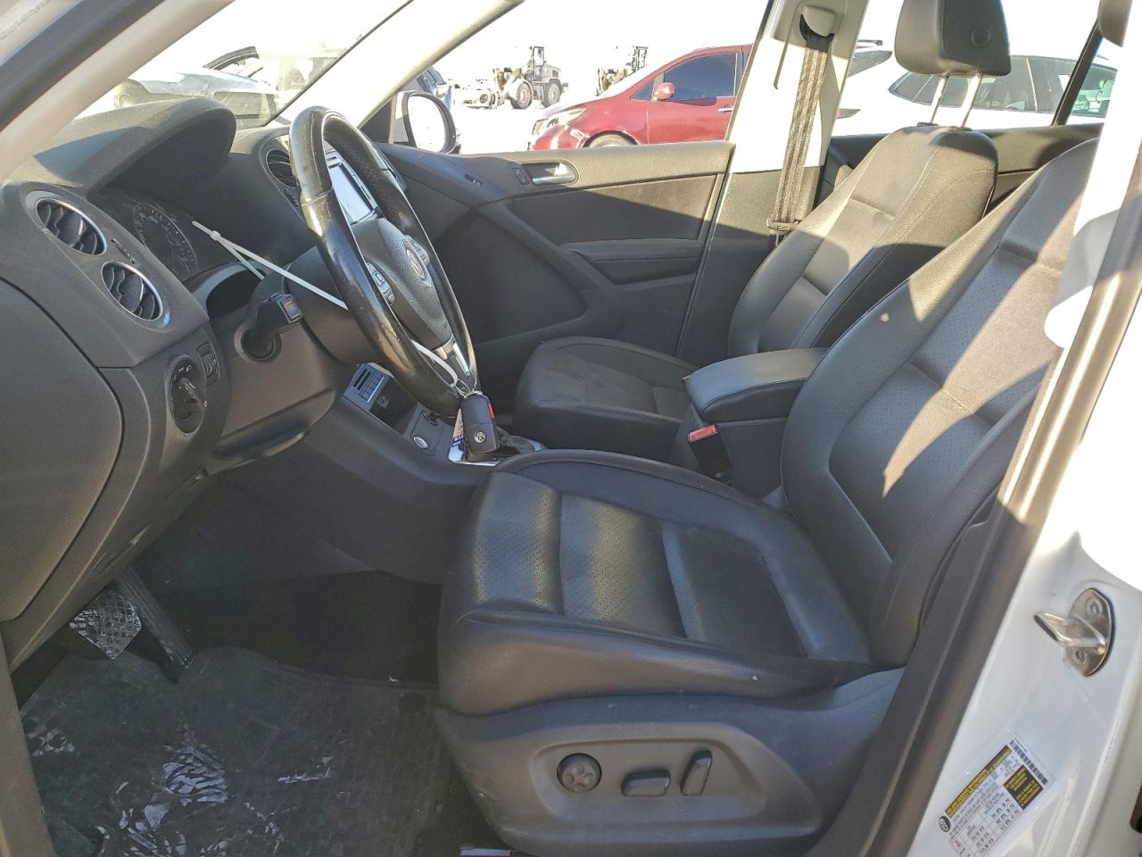 2016 VOLKSWAGEN TIGUAN S photo 7