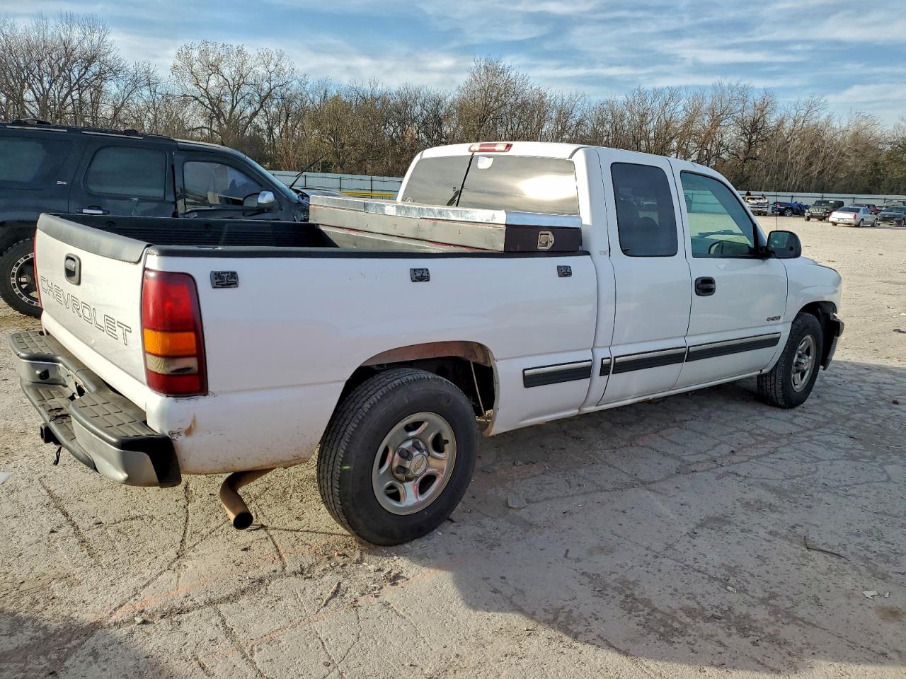 2002 CHEVROLET SILVERADO C1500 photo 3