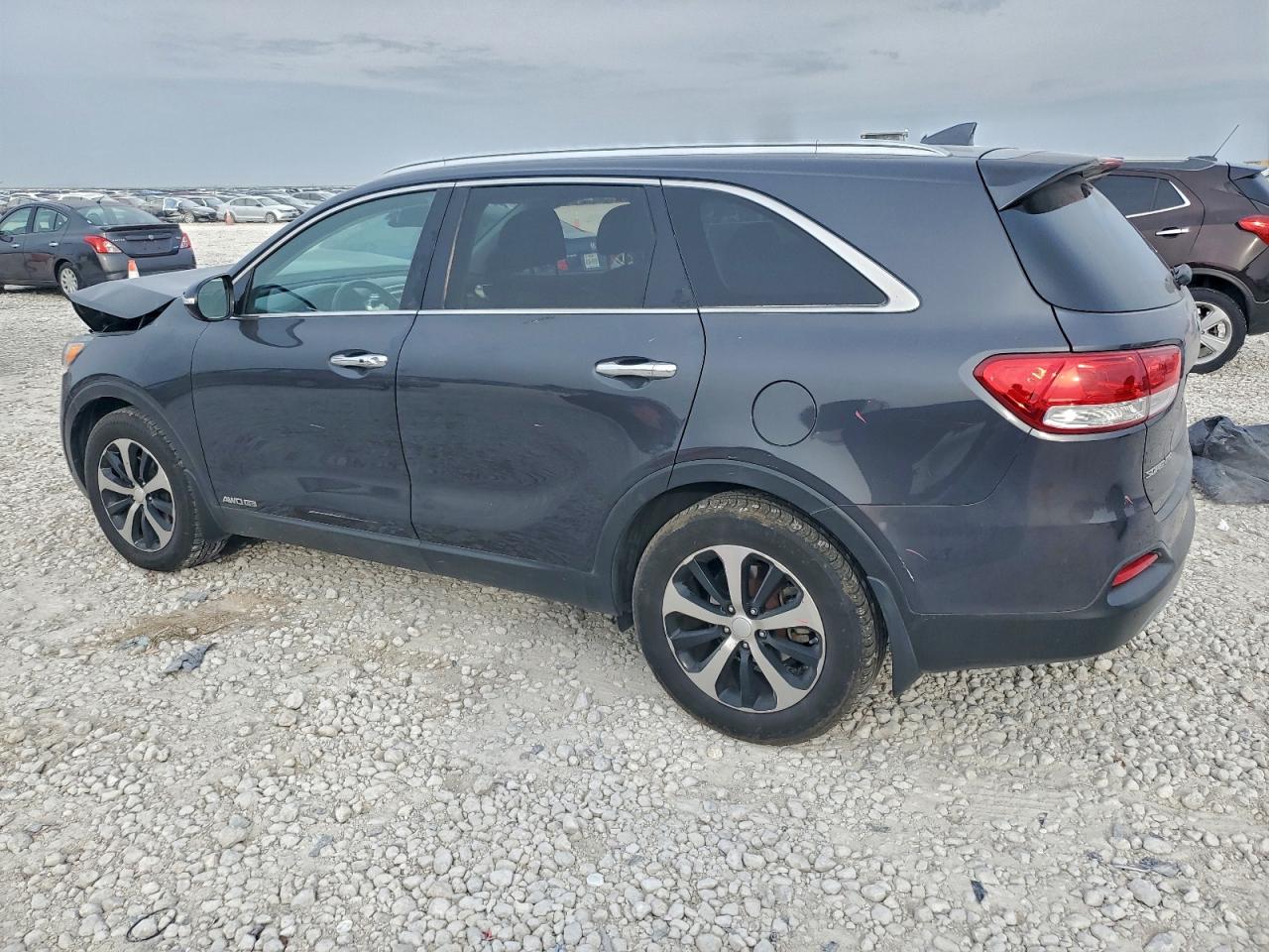 2017 KIA SORENTO EX photo 2