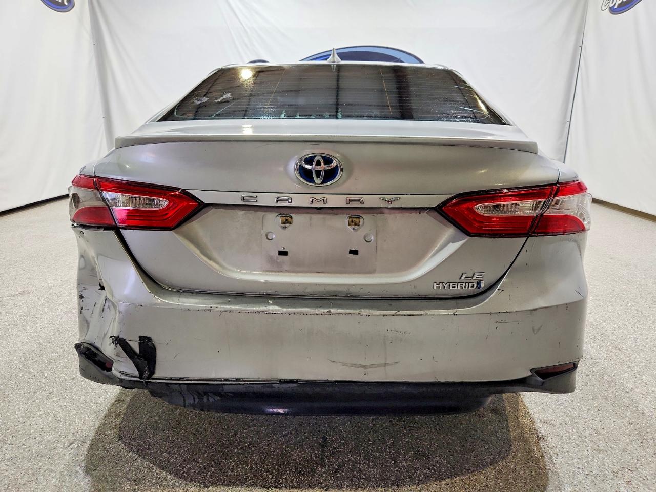 2019 TOYOTA CAMRY LE photo 6