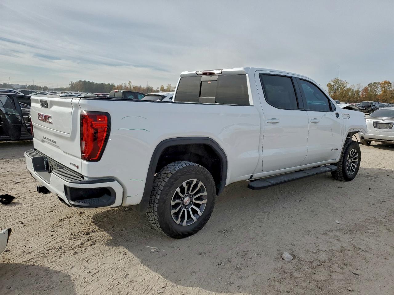 2019 GMC SIERRA K1500 AT4 photo 3