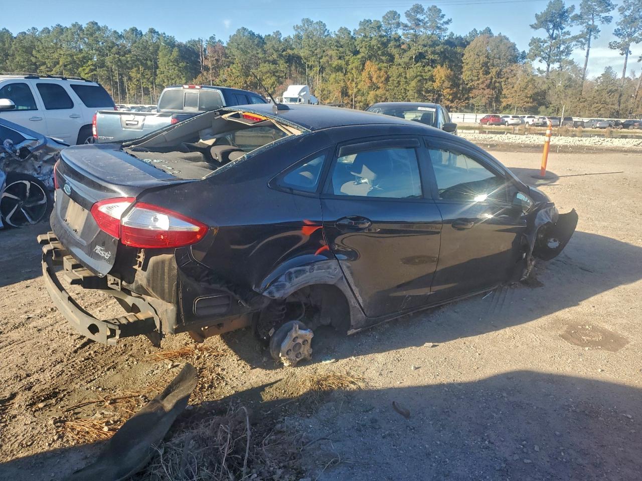 2015 FORD FIESTA SE photo 3