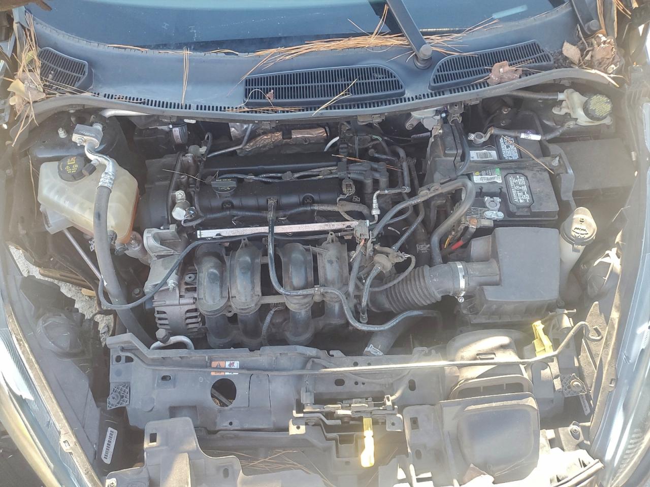 2015 FORD FIESTA SE photo 11