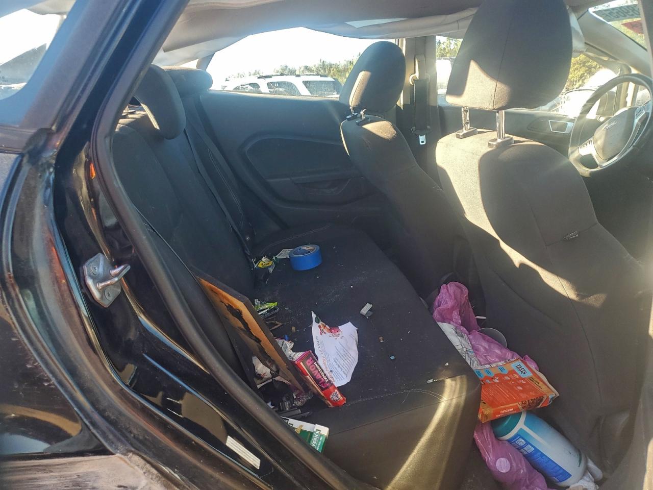 2015 FORD FIESTA SE photo 10
