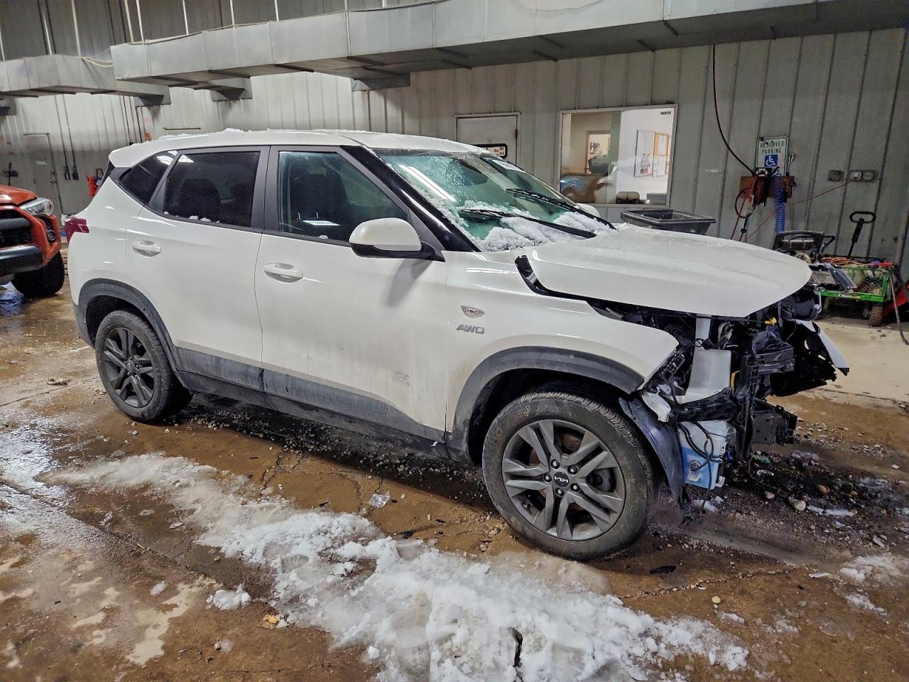 2023 KIA SELTOS LX photo 4