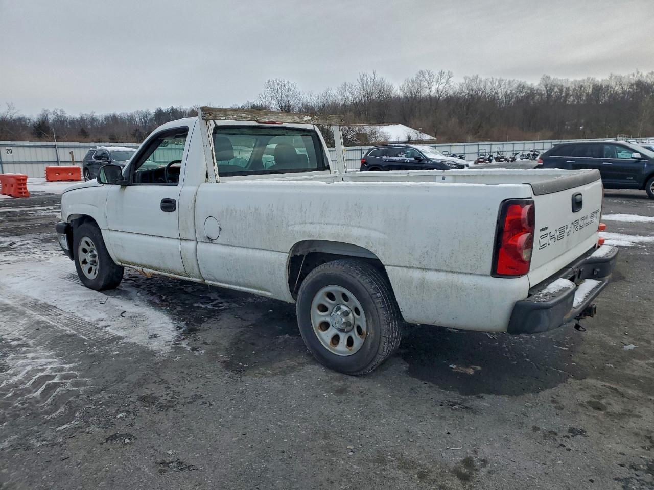 2006 CHEVROLET SILVERADO C1500 photo 2