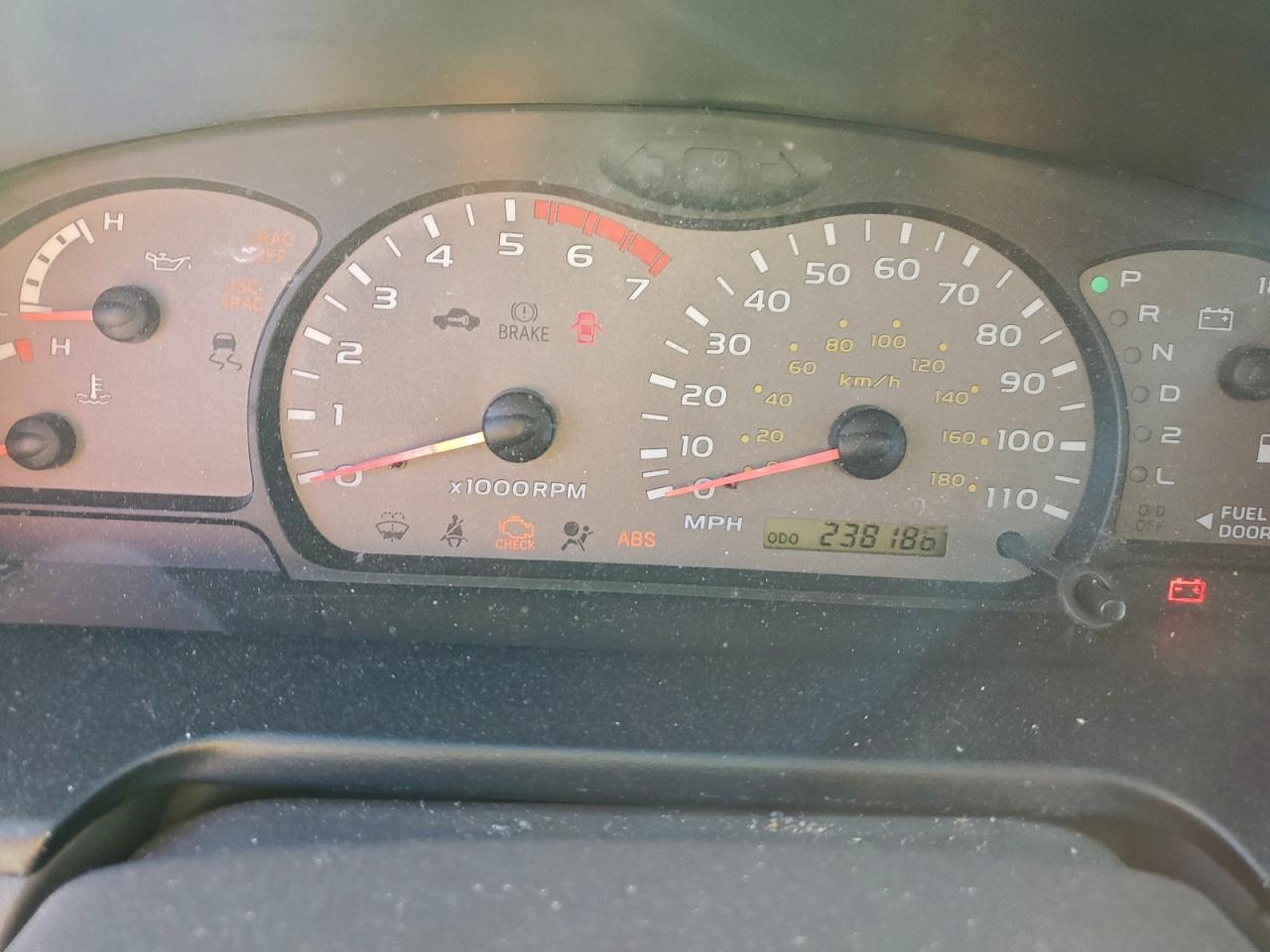 2004 TOYOTA SEQUOIA LIMITED photo 9