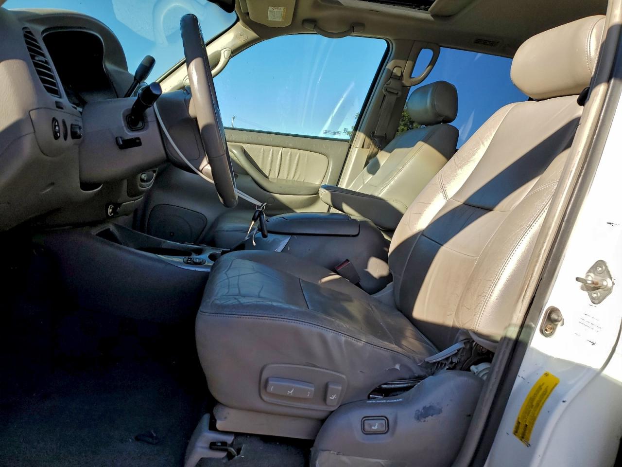 2004 TOYOTA SEQUOIA LIMITED photo 7