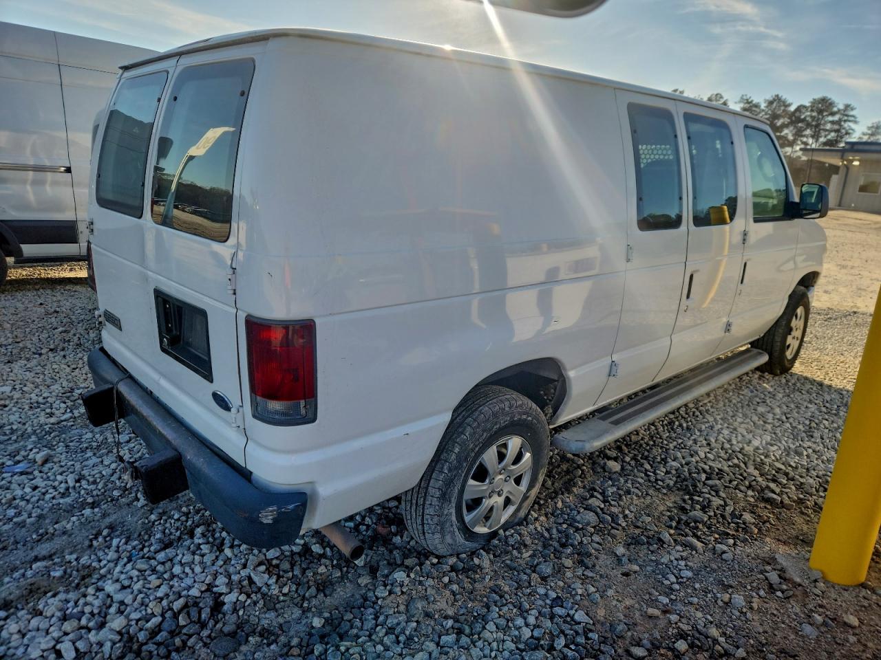 2008 FORD E250 DELIVERY VAN photo 3