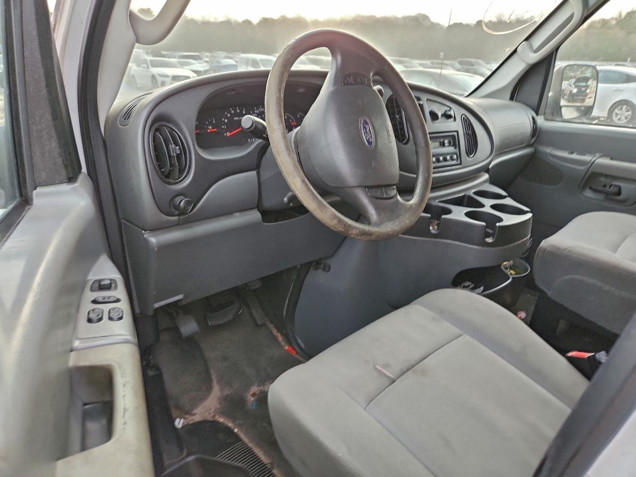 2008 FORD E250 DELIVERY VAN photo 8