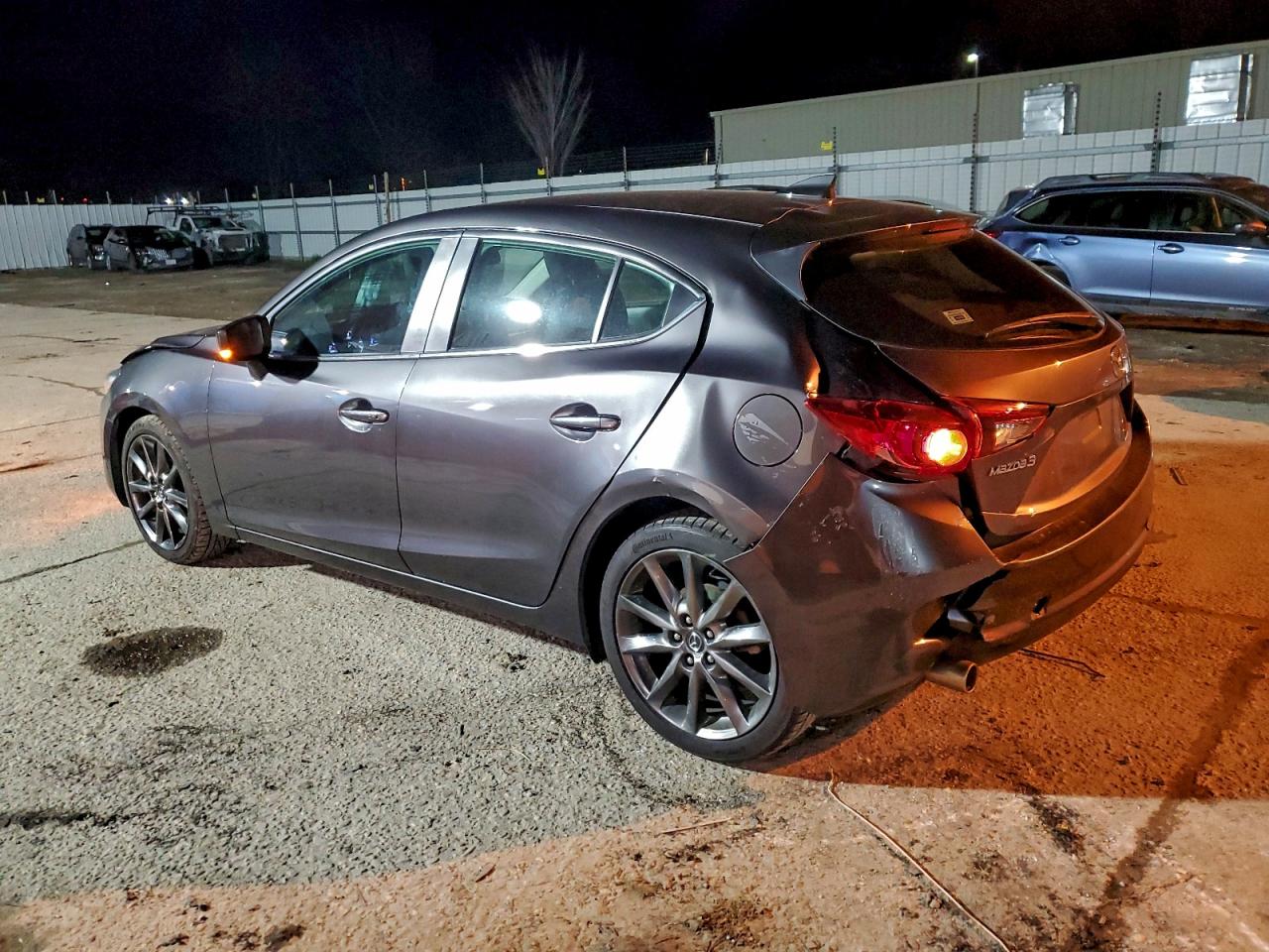 2018 MAZDA 3 TOURING photo 2