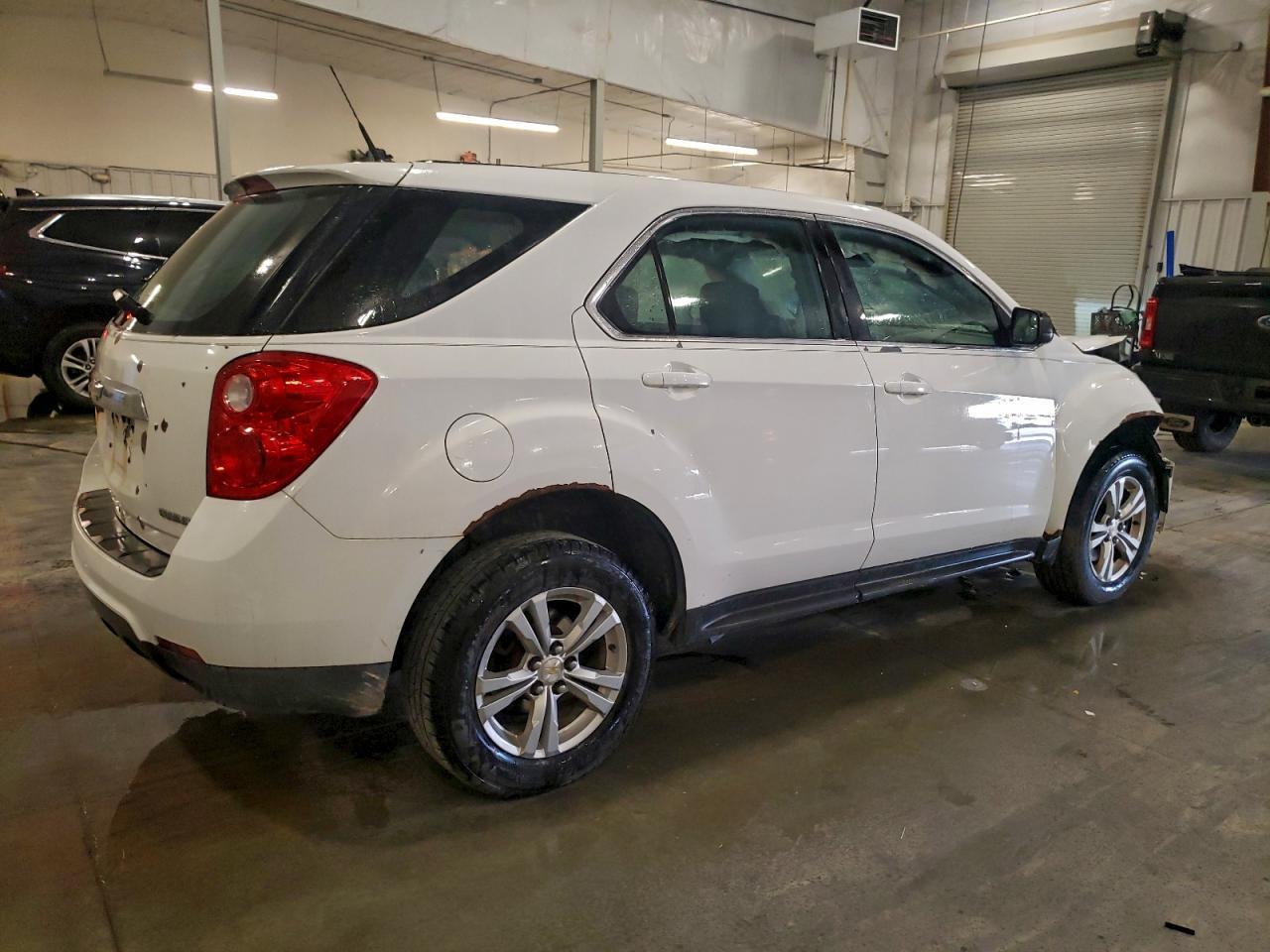 2013 CHEVROLET EQUINOX LS photo 3