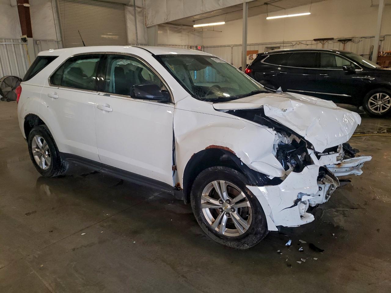 2013 CHEVROLET EQUINOX LS photo 4
